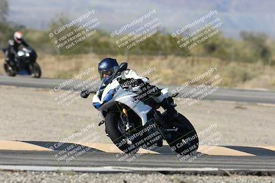 media/Dec-01-2025-Moto Forza (Mon) [[2daa91e15f]]/3-Beginner Group/Session 3 (Turn 3)/